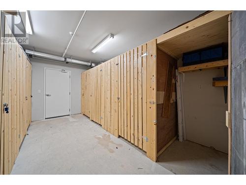 612-429 St Paul Street, Kamloops, BC - Indoor Photo Showing Garage