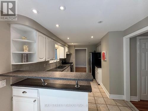 226 Chebucto Drive, Oakville, ON - Indoor Photo Showing Kitchen With Double Sink