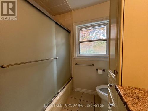 226 Chebucto Drive, Oakville, ON - Indoor Photo Showing Bathroom