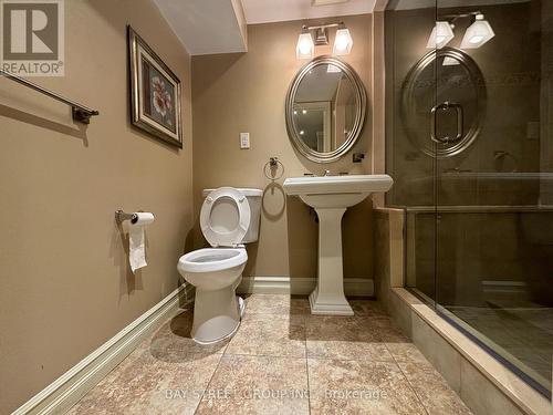 226 Chebucto Drive, Oakville, ON - Indoor Photo Showing Bathroom