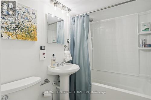 22 Symington Avenue, Toronto (Dovercourt-Wallace Emerson-Junction), ON - Indoor Photo Showing Bathroom