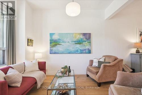 22 Symington Avenue, Toronto (Dovercourt-Wallace Emerson-Junction), ON - Indoor Photo Showing Living Room