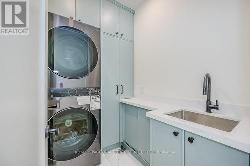 152 Chisholm Street, Oakville, ON - Indoor Photo Showing Laundry Room