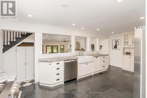 12889 15 Side Road, Halton Hills, ON - Indoor Photo Showing Kitchen