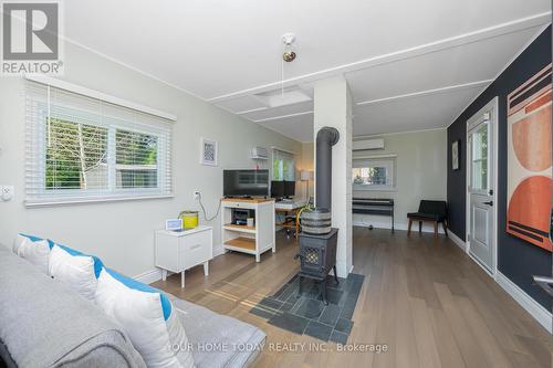 12889 15 Side Road, Halton Hills, ON - Indoor Photo Showing Bedroom