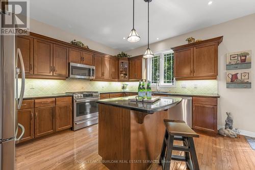 35 Oldmill Road, Hamilton (Ancaster), ON - Indoor Photo Showing Kitchen