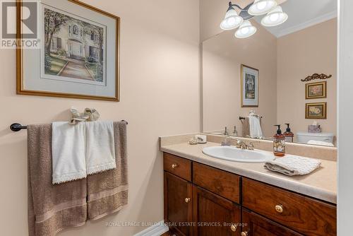 35 Oldmill Road, Hamilton (Ancaster), ON - Indoor Photo Showing Bathroom