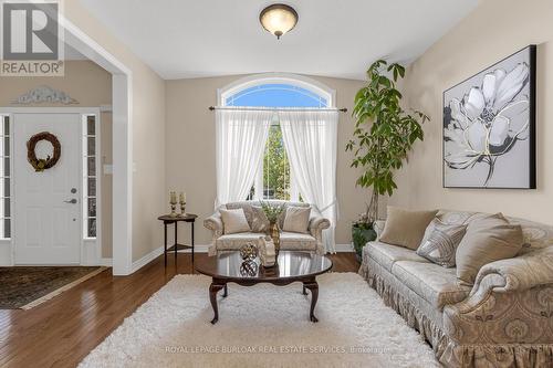 35 Oldmill Road, Hamilton (Ancaster), ON - Indoor Photo Showing Living Room