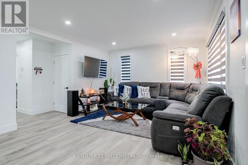 4663 Montrose Road, Niagara Falls, ON - Indoor Photo Showing Living Room