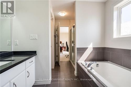 463 Macintosh Drive, Hamilton (Stoney Creek), ON - Indoor Photo Showing Bathroom