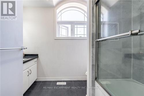 463 Macintosh Drive, Hamilton (Stoney Creek), ON - Indoor Photo Showing Bathroom