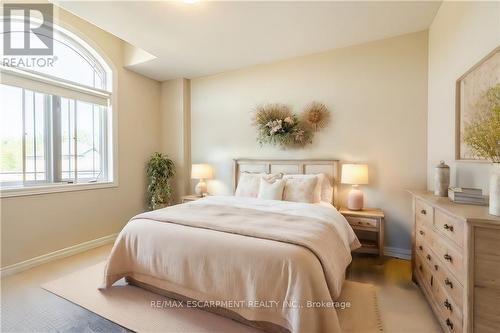 463 Macintosh Drive, Hamilton (Stoney Creek), ON - Indoor Photo Showing Bedroom