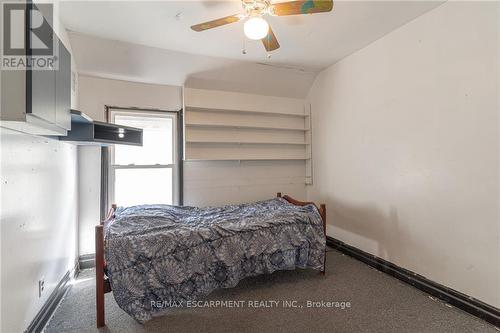 76 Gage Avenue N, Hamilton, ON - Indoor Photo Showing Bedroom