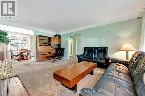 48 Wyngate Avenue, Hamilton (Stoney Creek), ON - Indoor Photo Showing Living Room