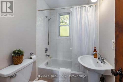 27 Jane Street, Clarington (Bowmanville), ON - Indoor Photo Showing Bathroom