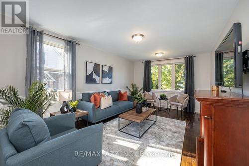 27 Jane Street, Clarington (Bowmanville), ON - Indoor Photo Showing Living Room