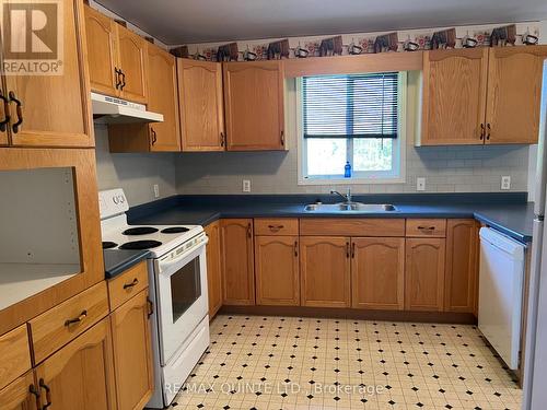 887 Zion Road, Quinte West, ON - Indoor Photo Showing Kitchen With Double Sink