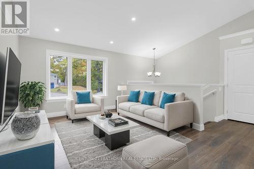 111 Wellington Street, Madoc, ON - Indoor Photo Showing Living Room