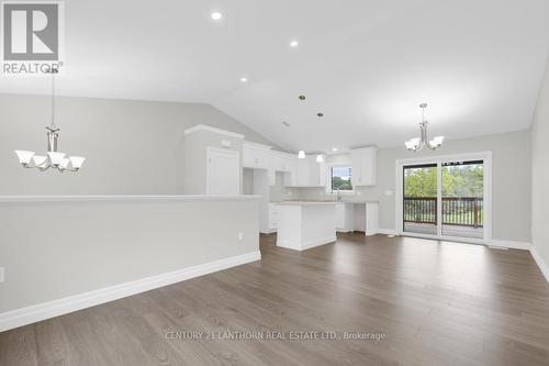 111 Wellington Street, Madoc, ON - Indoor Photo Showing Living Room