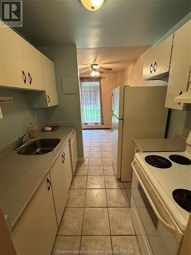 49 Taylor Avenue Unit# 103, Chatham, ON - Indoor Photo Showing Kitchen