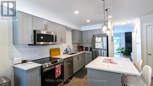 9 - 189 Homestead Crescent, London, ON - Indoor Photo Showing Kitchen With Double Sink With Upgraded Kitchen