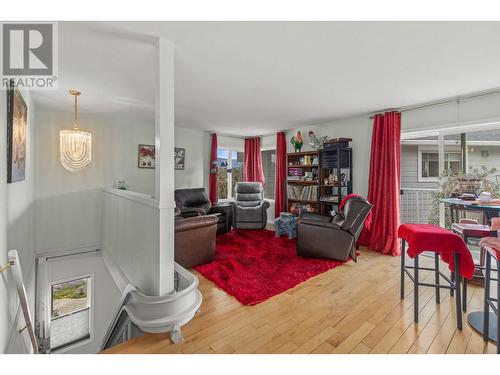 3174 Boucherie Road, West Kelowna, BC - Indoor Photo Showing Living Room