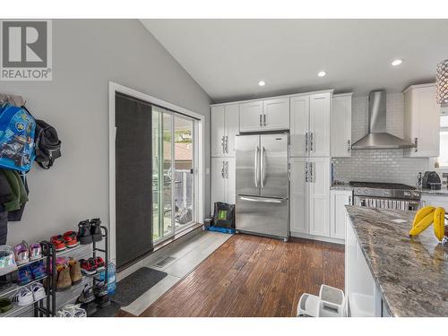 3174 Boucherie Road, West Kelowna, BC - Indoor Photo Showing Kitchen