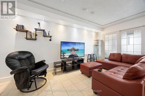 3809 - 210 Victoria Street, Toronto (Church-Yonge Corridor), ON - Indoor Photo Showing Living Room