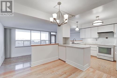 1111 - 1360 York Mills Road, Toronto (Parkwoods-Donalda), ON - Indoor Photo Showing Kitchen