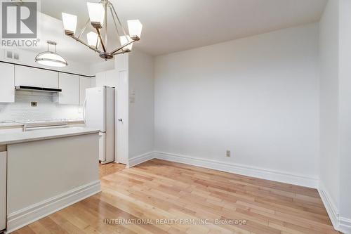 1111 - 1360 York Mills Road, Toronto (Parkwoods-Donalda), ON - Indoor Photo Showing Kitchen