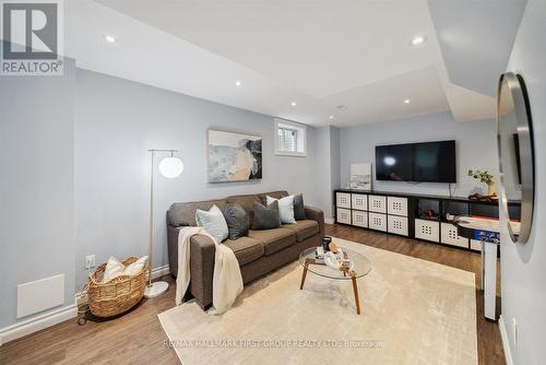 101 Brownridge Place, Whitby (Williamsburg), ON - Indoor Photo Showing Living Room