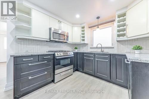 6036 King Road, King (Nobleton), ON - Indoor Photo Showing Kitchen With Upgraded Kitchen