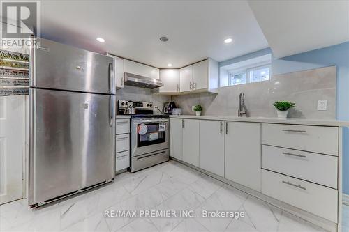 6036 King Road, King (Nobleton), ON - Indoor Photo Showing Kitchen