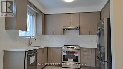 7 Roy Grove Way, Markham, ON - Indoor Photo Showing Kitchen With Stainless Steel Kitchen With Upgraded Kitchen