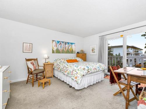 307-1060 Linden Ave, Victoria, BC - Indoor Photo Showing Bedroom