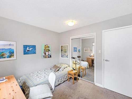 307-1060 Linden Ave, Victoria, BC - Indoor Photo Showing Bedroom