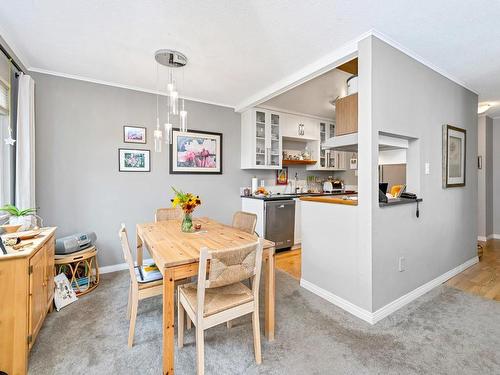 307-1060 Linden Ave, Victoria, BC - Indoor Photo Showing Dining Room