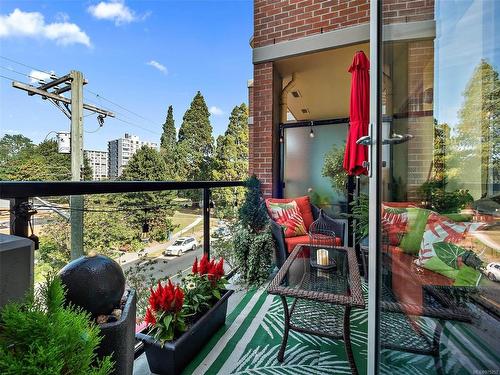 308-225 Menzies St, Victoria, BC - Outdoor With Balcony