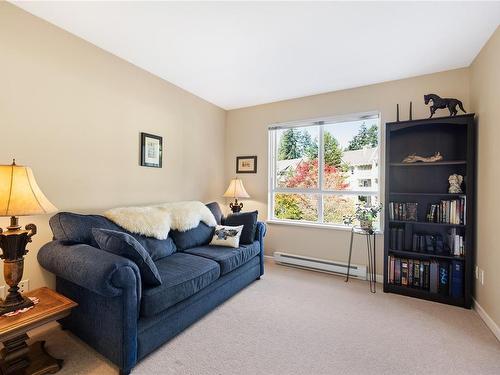 203-5685 Edgewater Lane, Nanaimo, BC - Indoor Photo Showing Living Room