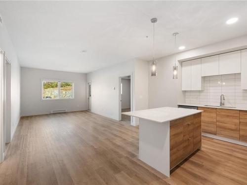 314-4830 Cedar Ridge Pl, Nanaimo, BC - Indoor Photo Showing Kitchen