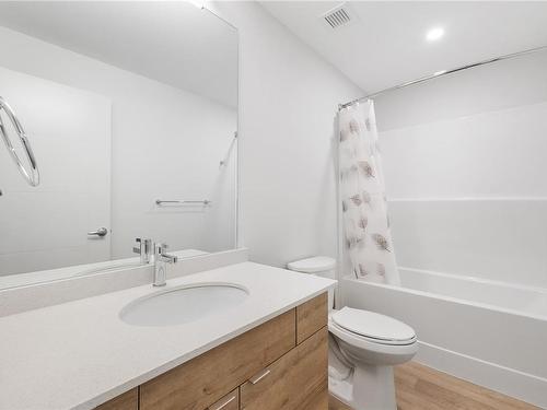 314-4830 Cedar Ridge Pl, Nanaimo, BC - Indoor Photo Showing Bathroom