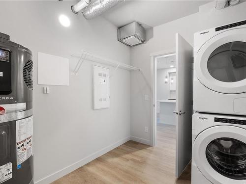 314-4830 Cedar Ridge Pl, Nanaimo, BC - Indoor Photo Showing Laundry Room