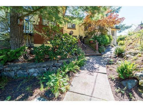 1019 Terrace Ave, Victoria, BC 