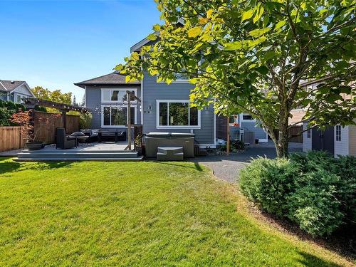 887 Bucktail Rd, Mill Bay, BC 