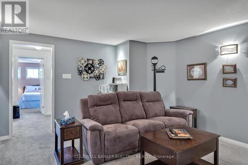 640 Brealey Drive, Peterborough (Otonabee), ON - Indoor Photo Showing Living Room