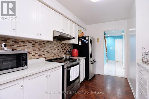 37 Prairie Rose Circle, Brampton, ON - Indoor Photo Showing Kitchen