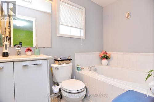 37 Prairie Rose Circle, Brampton (Brampton North), ON - Indoor Photo Showing Bathroom