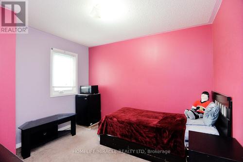 37 Prairie Rose Circle, Brampton (Brampton North), ON - Indoor Photo Showing Bedroom