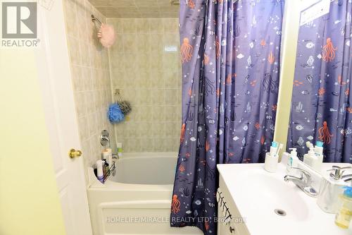 37 Prairie Rose Circle, Brampton, ON - Indoor Photo Showing Bathroom