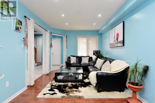 37 Prairie Rose Circle, Brampton, ON - Indoor Photo Showing Living Room